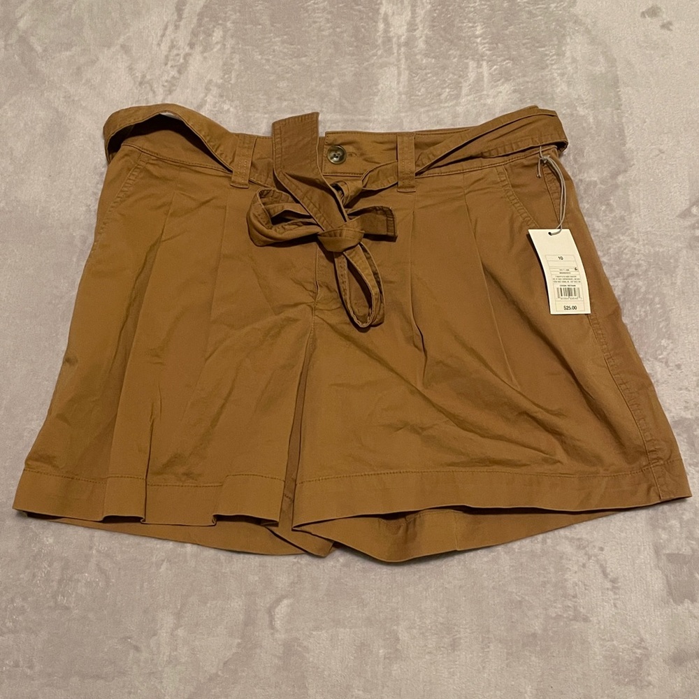 Khaki Shorts with Detachable Belt, Kind of Flare and Vintage with Stretch